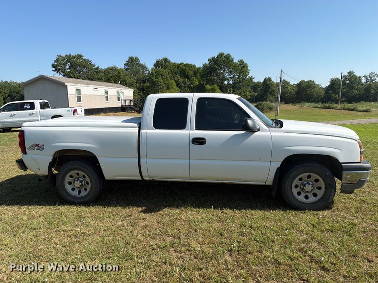 2006 Chevrolet Silverado 1500 Ext. Cab Pickup Truck - photo 4