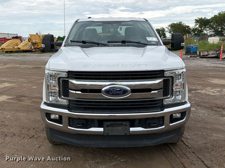 2018 Ford F250 Super Duty XLT Ext. Cab Pickup Truck - photo 2