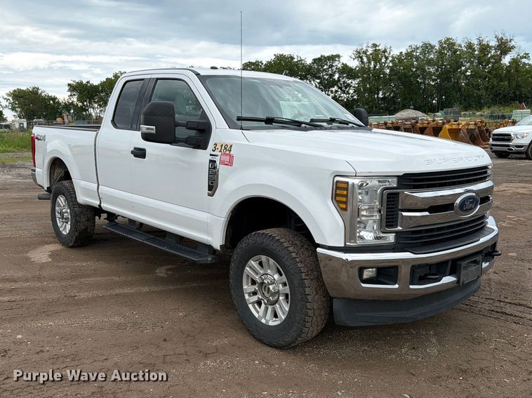 2018 Ford F250 Super Duty XLT Ext. Cab Pickup Truck - photo 3