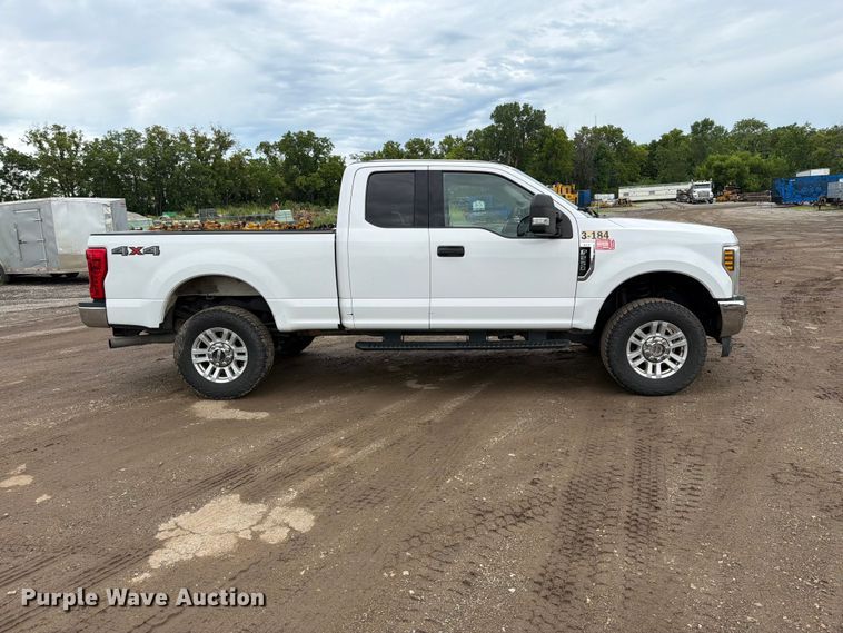 2018 Ford F250 Super Duty XLT Ext. Cab Pickup Truck - photo 4