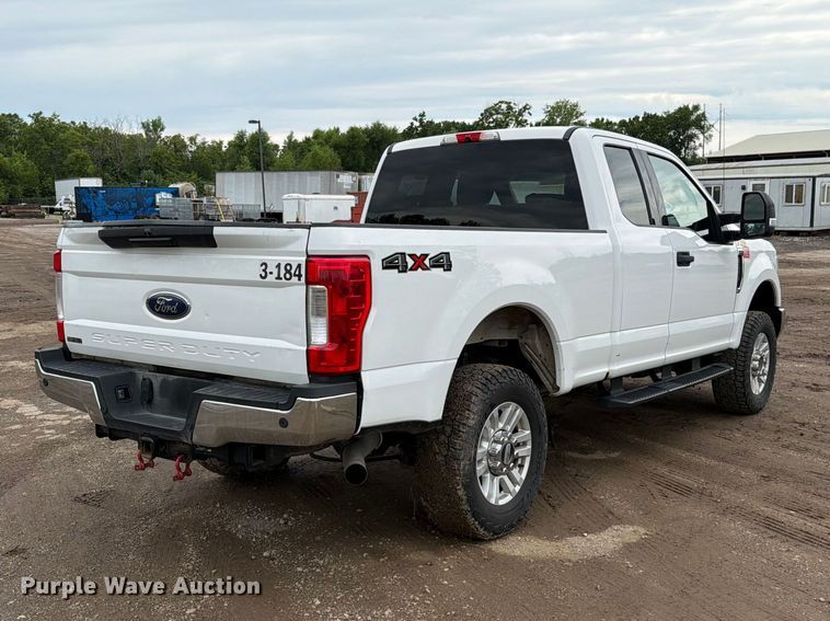 2018 Ford F250 Super Duty XLT Ext. Cab Pickup Truck - photo 5