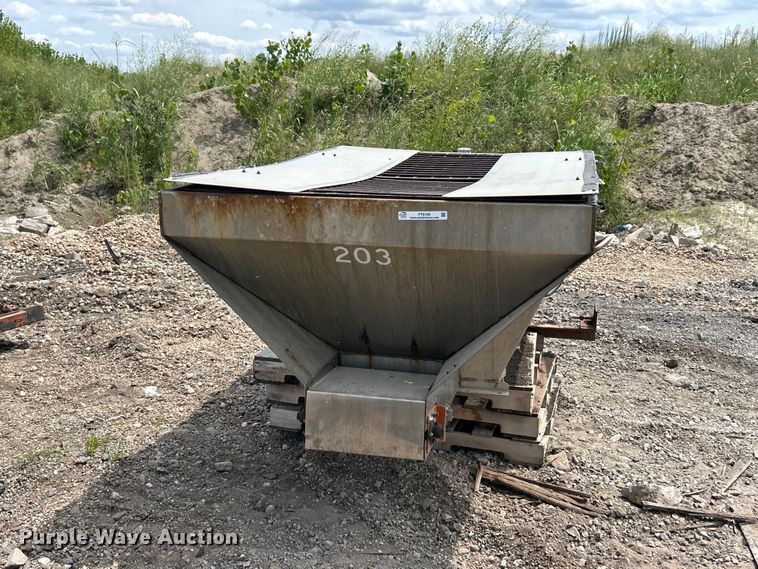 Swenson Salt Spreader - photo 2