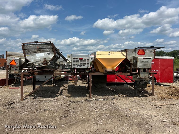 (4) Salt Spreaders - photo 2