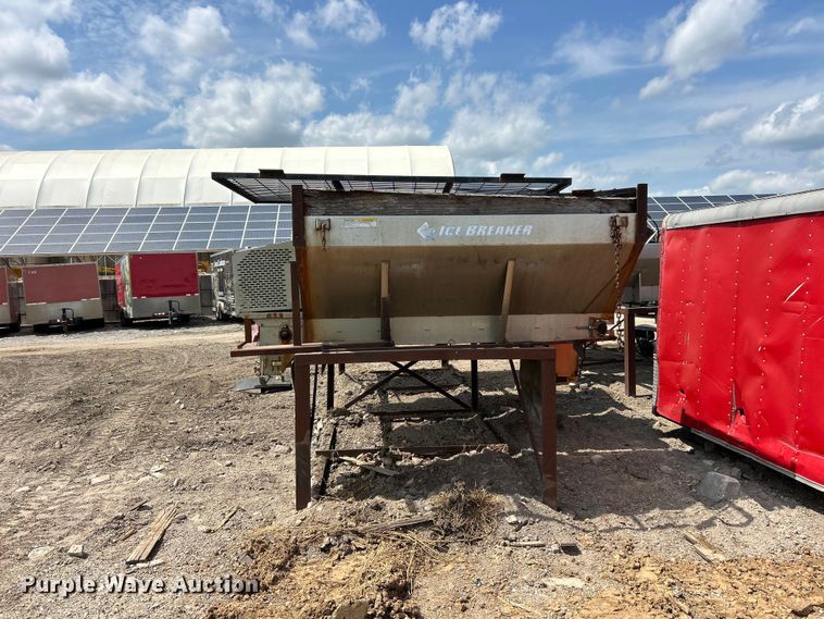 (4) Salt Spreaders - photo 4