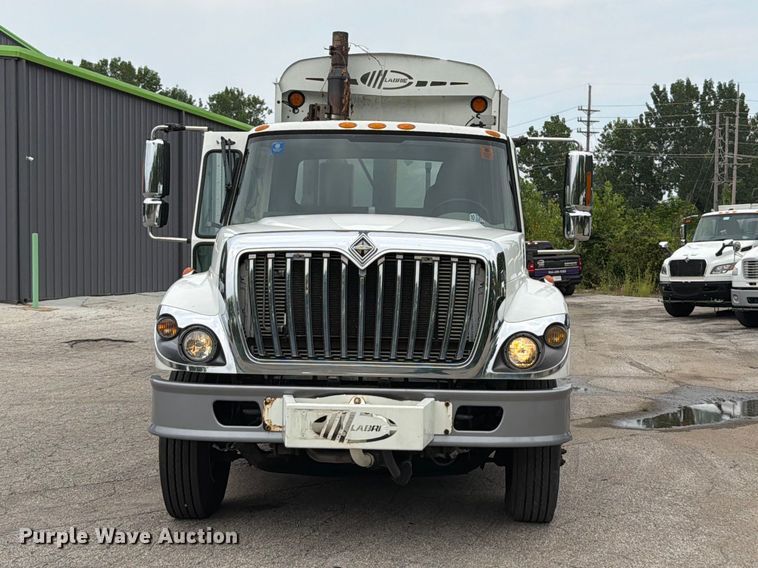 2009 International 7400 Refuse Truck - photo 2