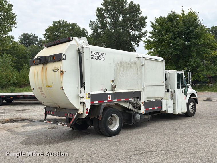 2009 International 7400 Refuse Truck - photo 5