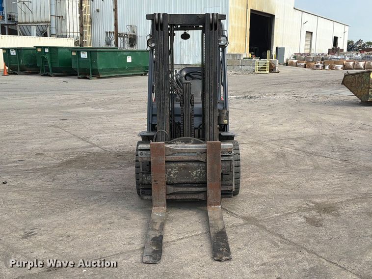 Toyota 8FGU30 Forklift - photo 2