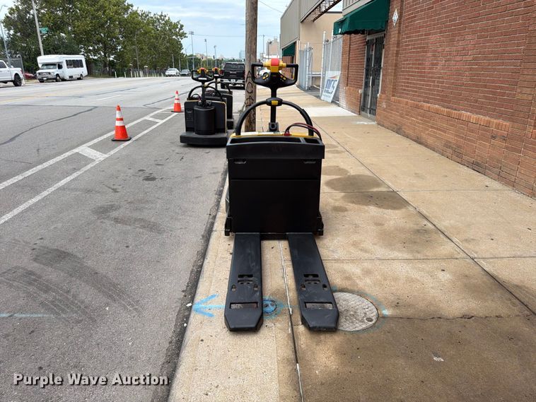 2010 Yale MPE060LFN24T2748 Pallet Jack - photo 2