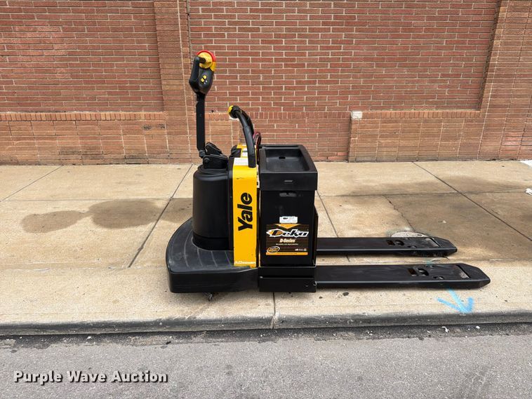 2010 Yale MPE060LFN24T2748 Pallet Jack - photo 4
