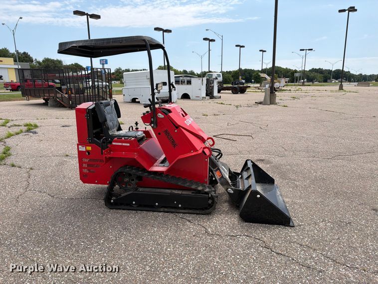 2025 AGT SDA-140T Compact Utility Loader - photo 4
