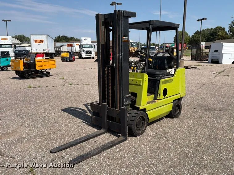 Clark GCS25MC Forklift