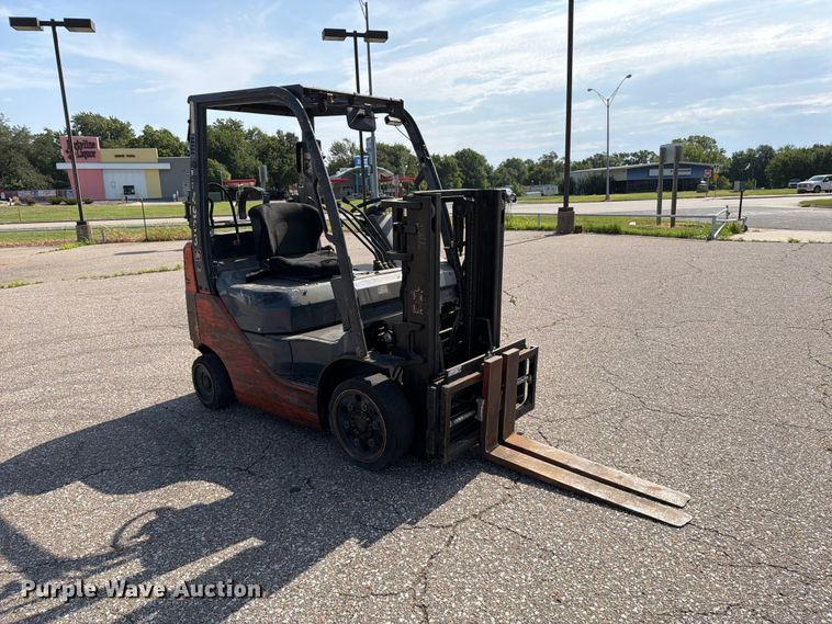 Toyota 8FGCU20 Forklift - photo 3