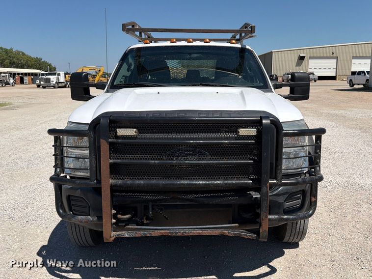 2016 Ford F450 Super Duty Crew Cab Utility / Service Truck - photo 2