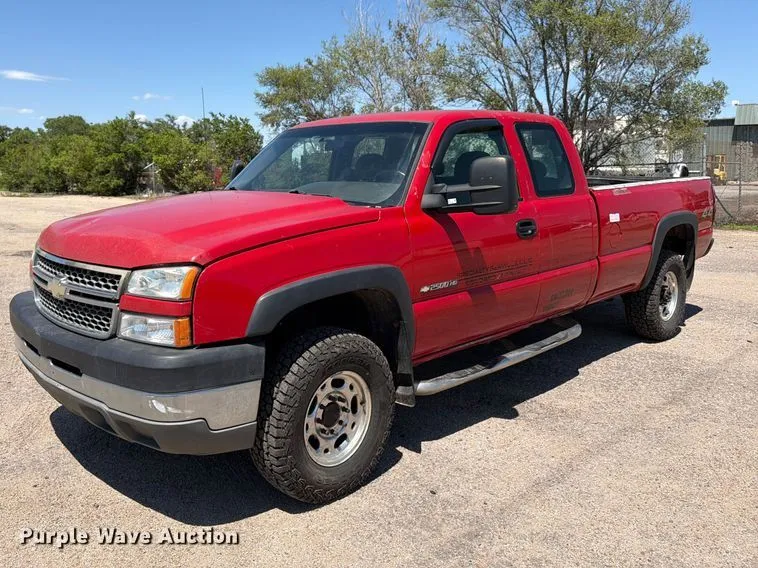 2005 Chevrolet Silverado 2500HD Ext. Cab Pickup Truck