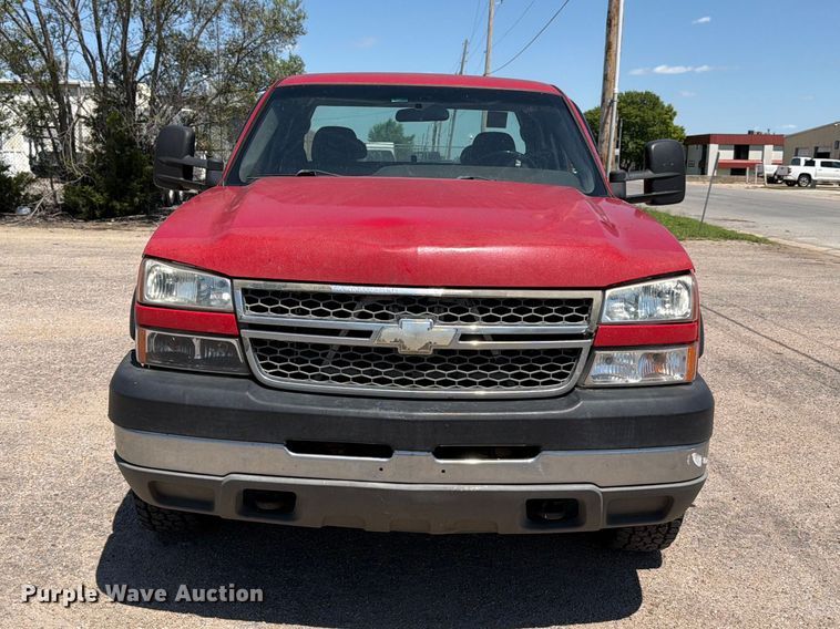 2005 Chevrolet Silverado 2500HD Ext. Cab Pickup Truck - photo 2