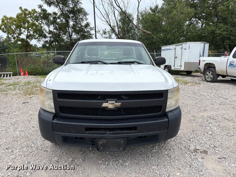 2011 Chevrolet Silverado 1500 Pickup Truck - photo 2