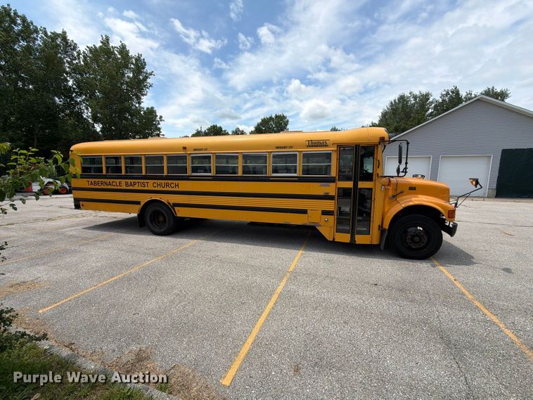 1997 International 3800 School Bus - photo 4