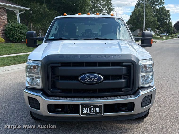 2013 Ford F350 Super Duty Crew Cab Pickup Truck Cab And Chassis - photo 2