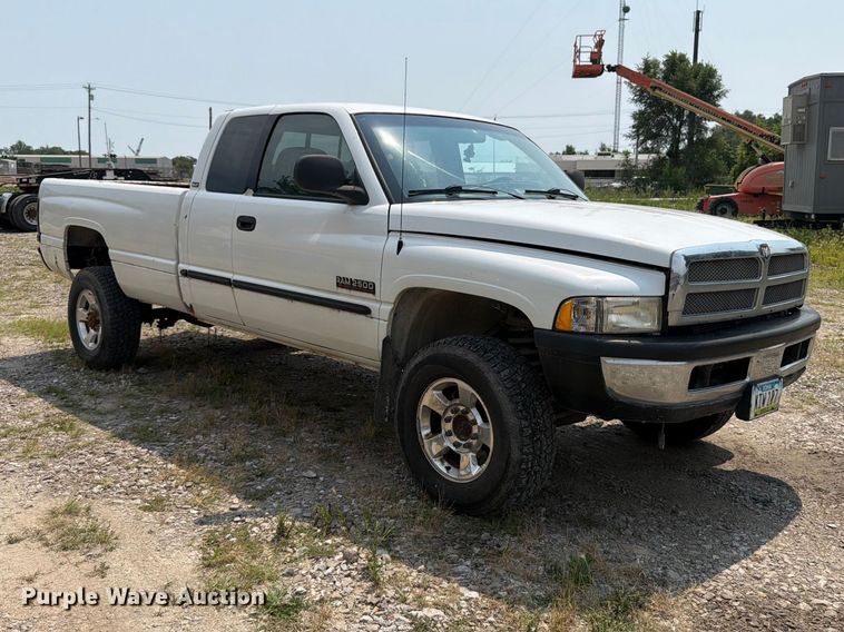 2001 Dodge Ram 2500 Ext. Cab Pickup Truck - photo 3