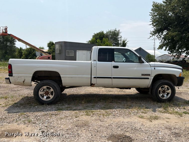 2001 Dodge Ram 2500 Ext. Cab Pickup Truck - photo 4