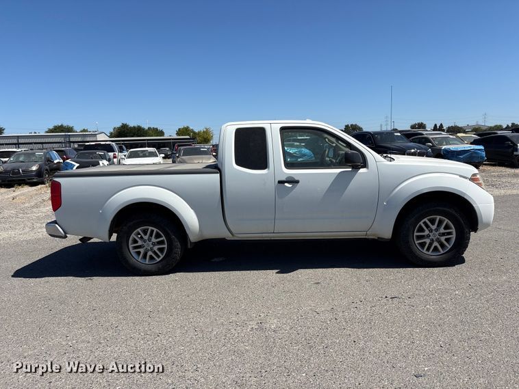 2016 Nissan Frontier Ext. Cab Pickup Truck - photo 4