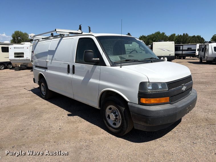 2020 Chevrolet Express 2500 Van - photo 3