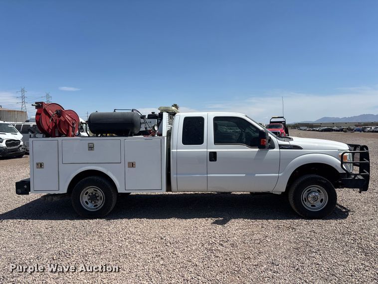2015 Ford F250 Super Duty Ext. Cab Utility / Service Truck - photo 4
