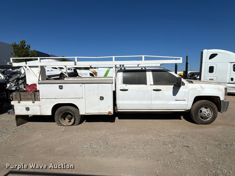 2016 Chevrolet Silverado 3500 Utility Bed Pickup Truck - photo 4