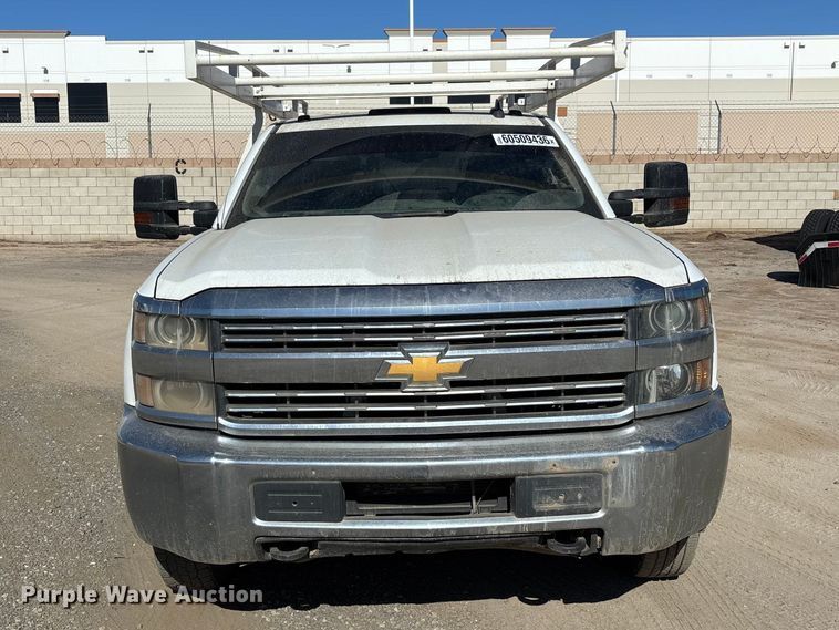 2017 Chevrolet Silverado 3500 Utility Bed Pickup Truck - photo 2