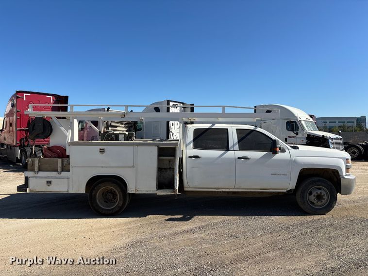 2017 Chevrolet Silverado 3500 Utility Bed Pickup Truck - photo 4