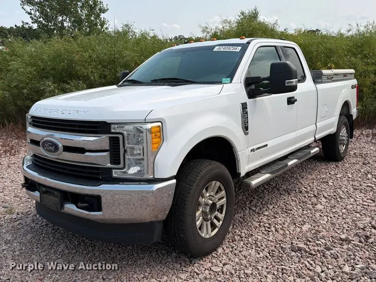 2017 Ford F350 Super Duty Ext. Cab Pickup Truck
