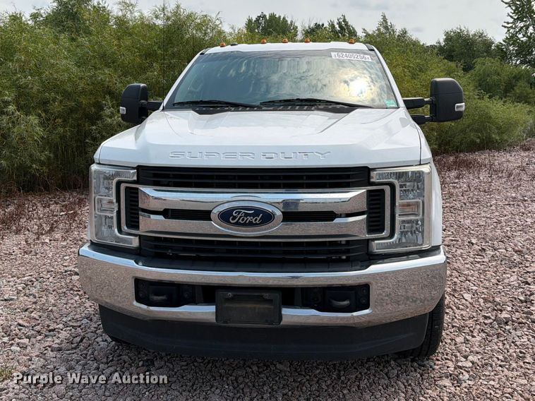 2017 Ford F350 Super Duty Ext. Cab Pickup Truck - photo 2