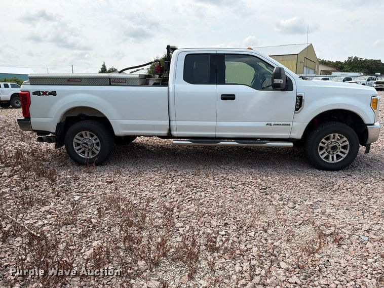 2017 Ford F350 Super Duty Ext. Cab Pickup Truck - photo 4