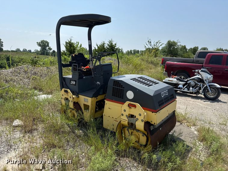 2004 Hypac C747B Double Drum Vibratory Roller - photo 3