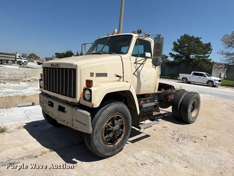 1985 GMC Brigadeir Semi Truck