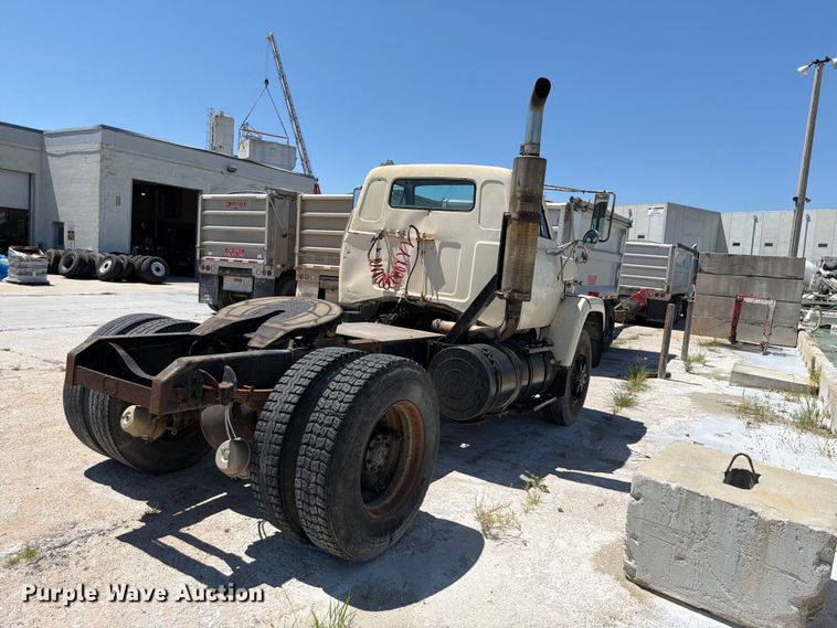 1985 GMC Brigadeir Semi Truck - photo 4