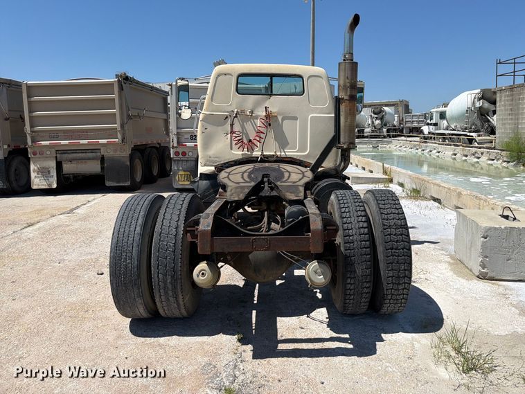 1985 GMC Brigadeir Semi Truck - photo 5