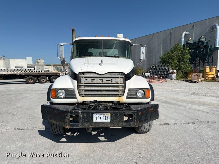 2006 Mack Granite CV713 Ready Mix Truck - photo 2