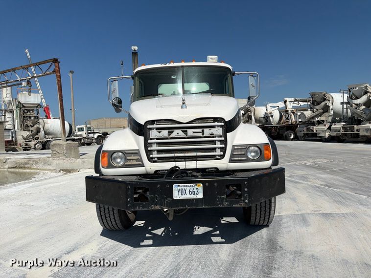 2006 Mack Granite CV713 Ready Mix Truck - photo 2