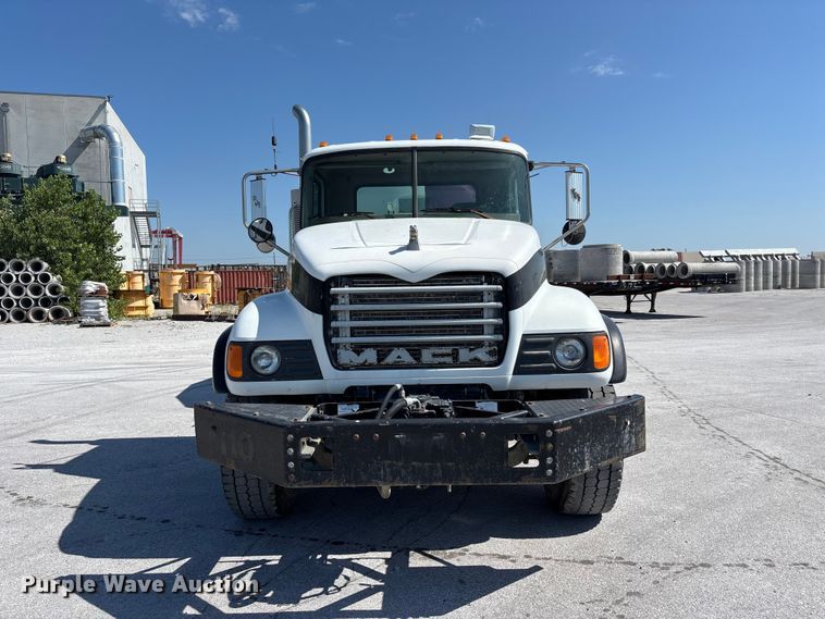 2004 Mack Granite CV713 Ready Mix Truck - photo 2