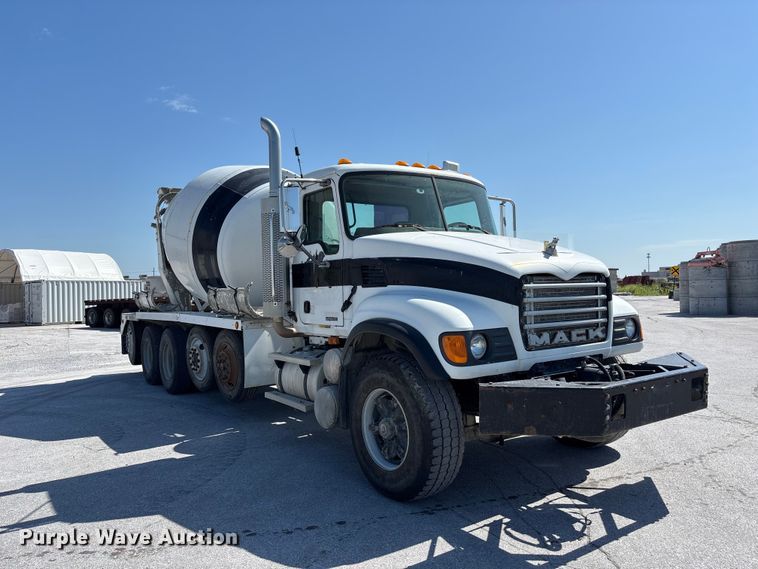2004 Mack Granite CV713 Ready Mix Truck - photo 3