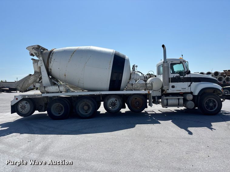 2004 Mack Granite CV713 Ready Mix Truck - photo 4