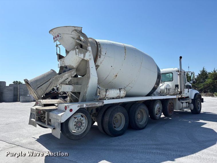 2004 Mack Granite CV713 Ready Mix Truck - photo 5