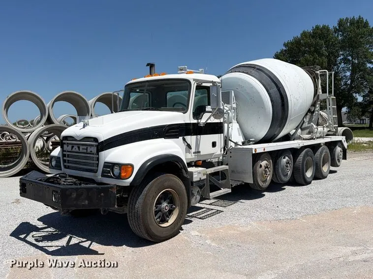 2006 Mack Granite CV713 Ready Mix Truck