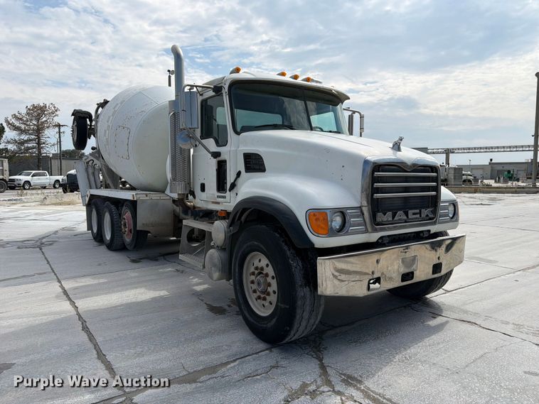 2004 Mack CV713 Ready Mix Truck - photo 3