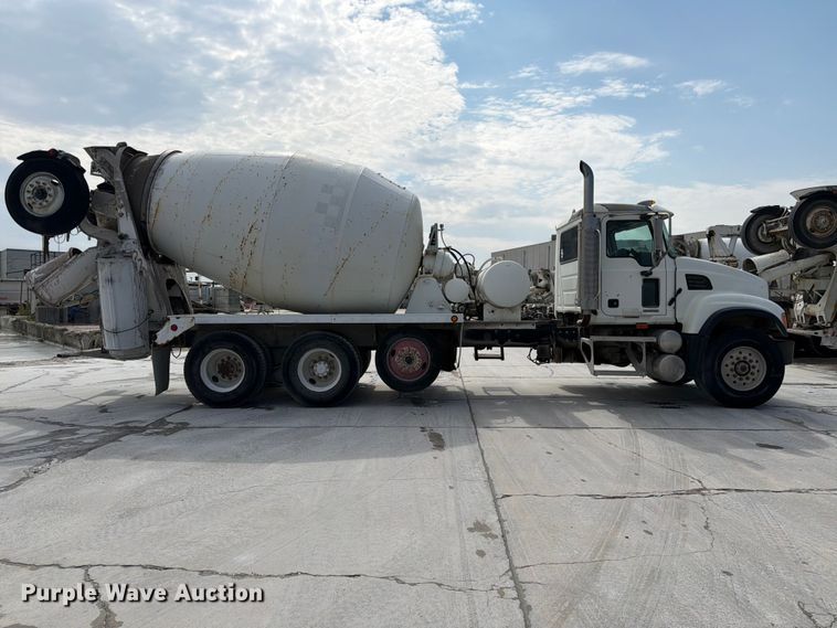 2004 Mack CV713 Ready Mix Truck - photo 4