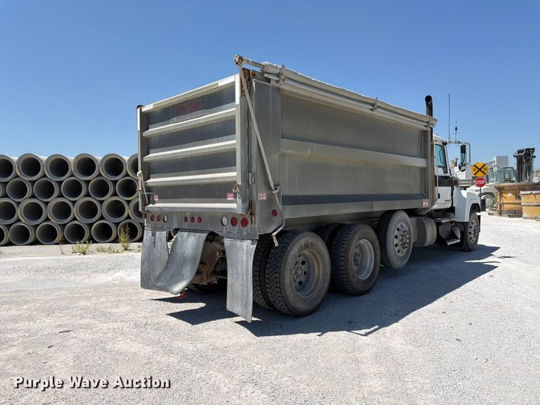 2012 Mack Pinnacle CHU613 Dump Truck - photo 5