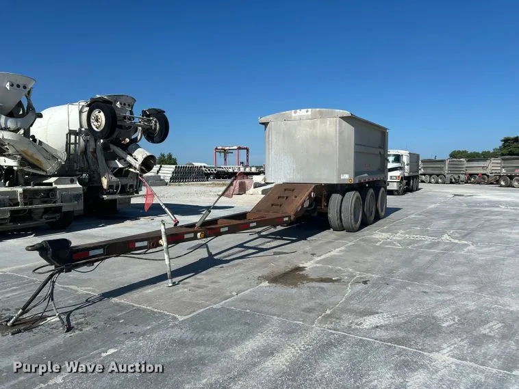 2009 Cornhusker 800 End Dump Pup Trailer