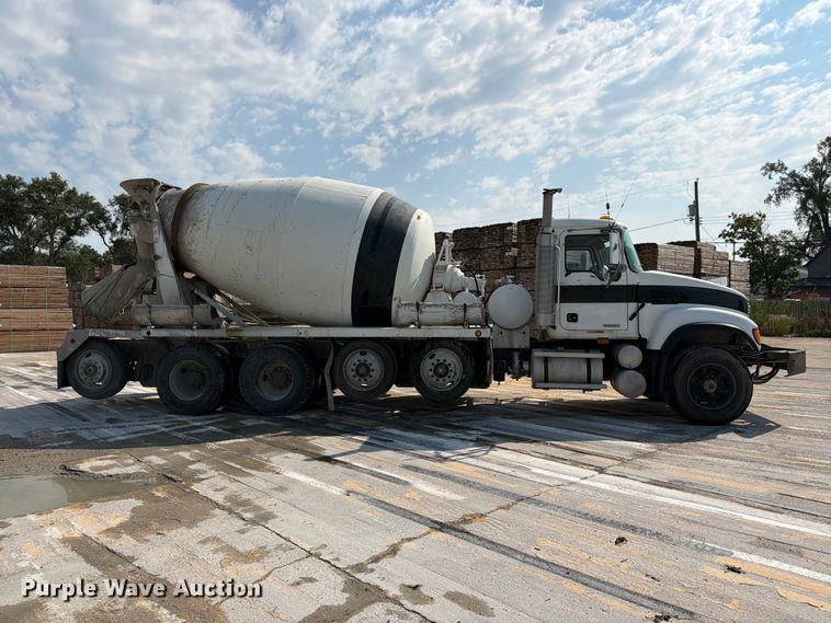 2004 Mack Granite CV713 Ready Mix Truck - photo 4