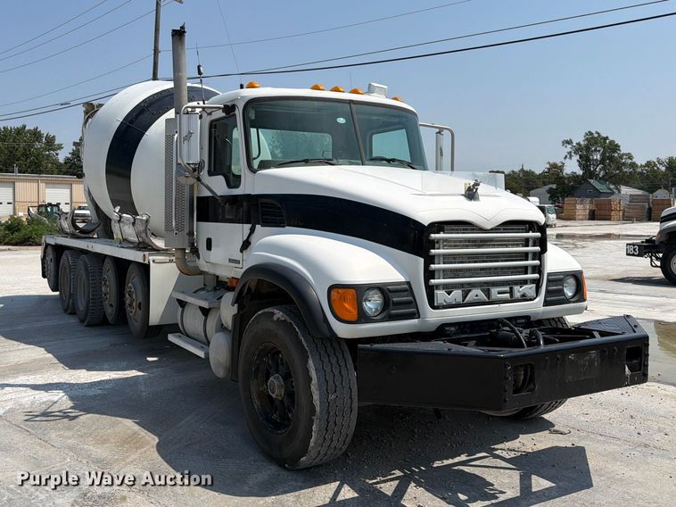 2004 Mack Granite CV713 Ready Mix Truck - photo 3